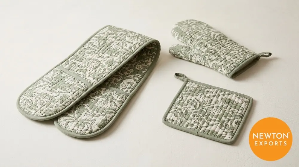 Quilted Oven Glove Set